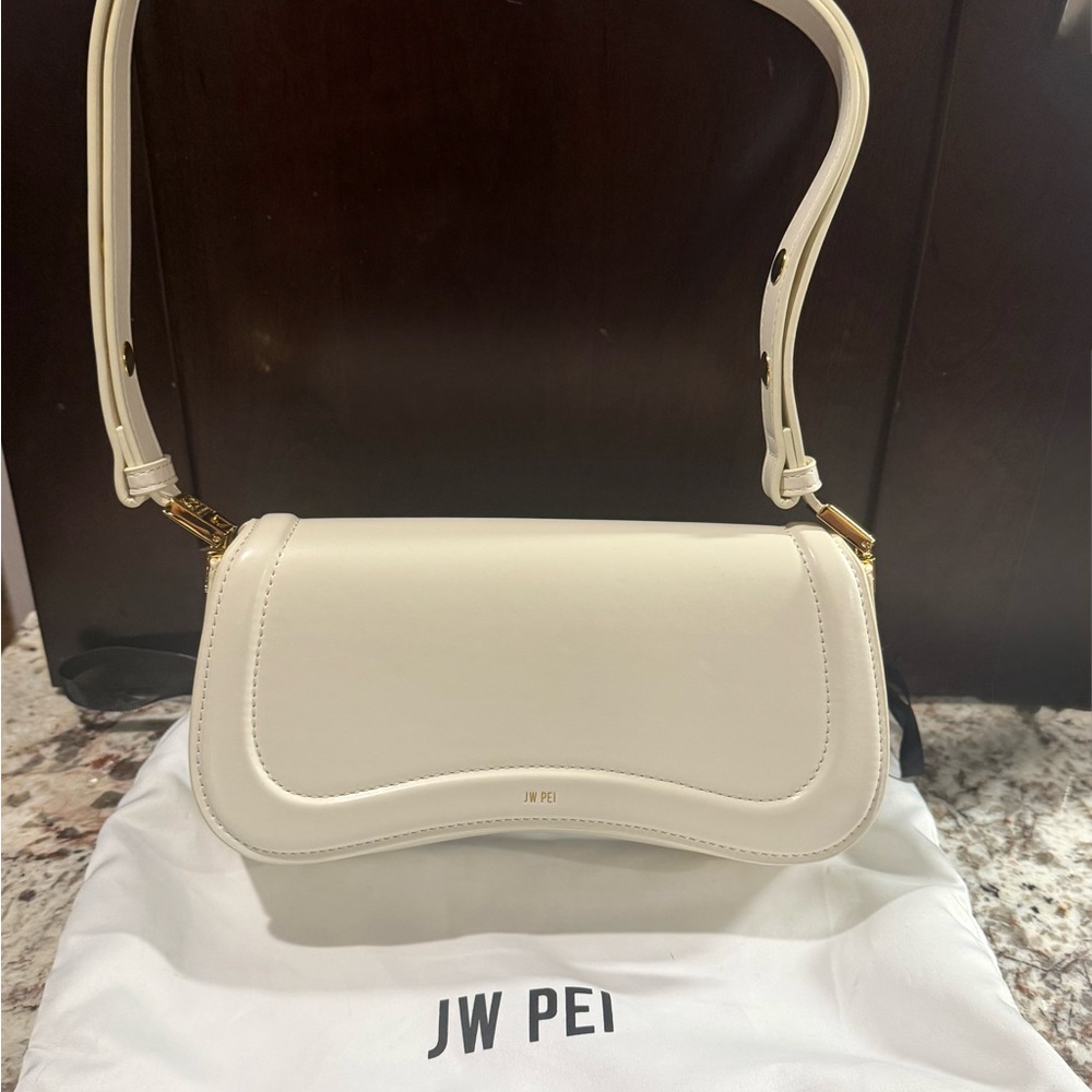 *PRE-OWNED/GREAT CONDITION* JW PEI Joy Shoulder Bag in White (Dust Bag Included)